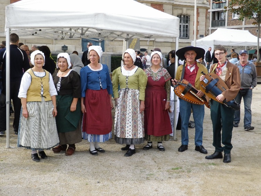 Une partie du groupe de danse